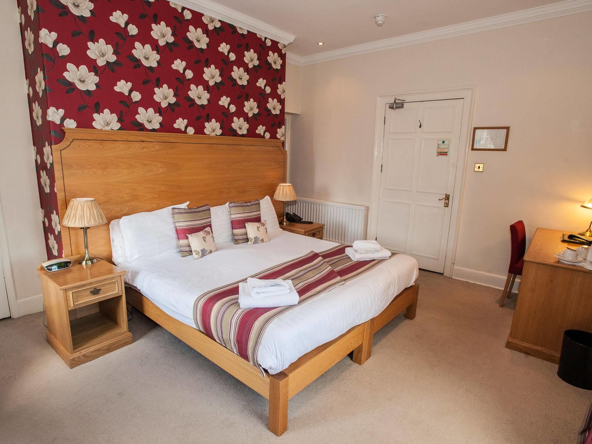 The Rutland Arms Hotel, Bakewell, Derbyshire מראה חיצוני תמונה